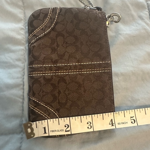 Coach 40095 Jacquard C wristlet - Picture 4 of 4